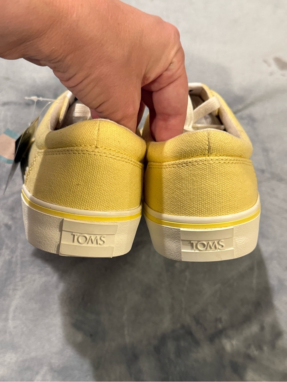 Tom’s women’s alpargata yellow lace up shoes size 9.5 NWT - Picture 3 of 6